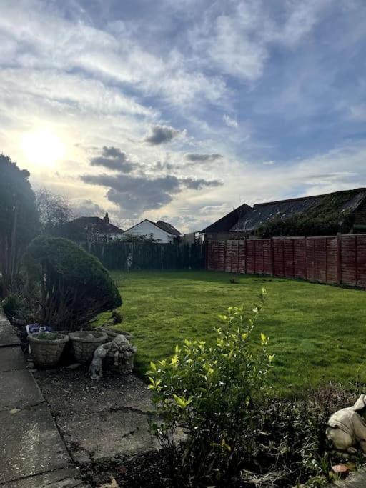 Early Sunrise - Entire House In Withernsea Exterior foto